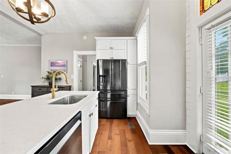 104 1st Street Oakdale PA 15071