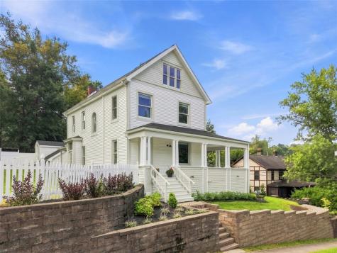104 1st Street Oakdale PA 15071