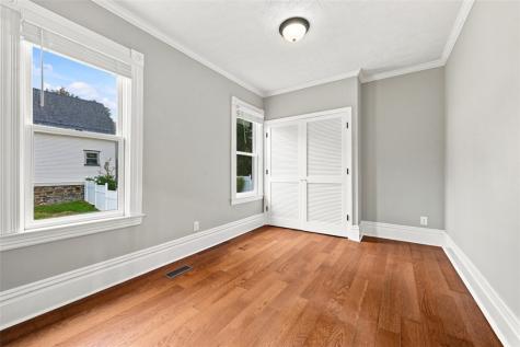 104 1st Street Oakdale PA 15071