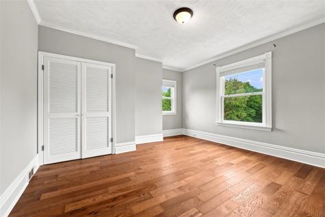 104 1st Street Oakdale PA 15071