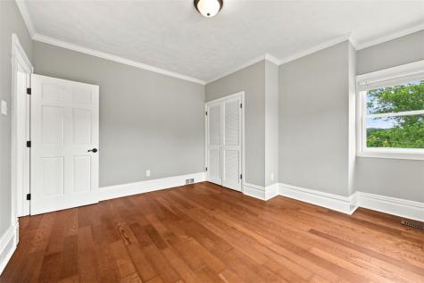 104 1st Street Oakdale PA 15071