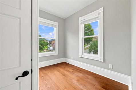 104 1st Street Oakdale PA 15071