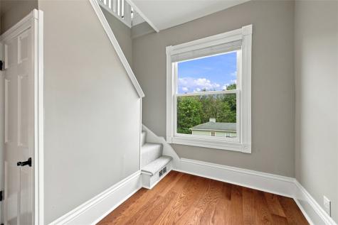 104 1st Street Oakdale PA 15071