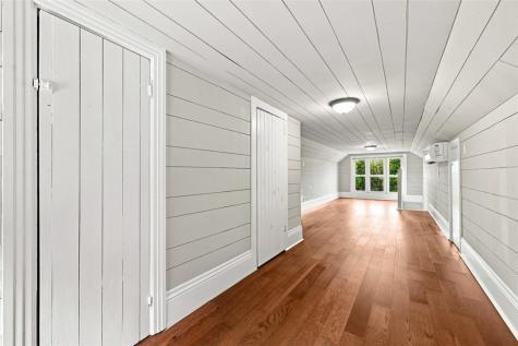 104 1st Street Oakdale PA 15071