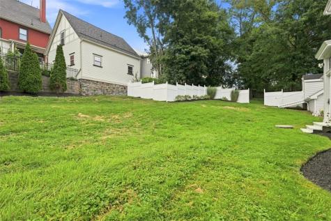 104 1st Street Oakdale PA 15071