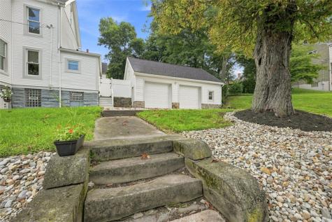 104 1st Street Oakdale PA 15071
