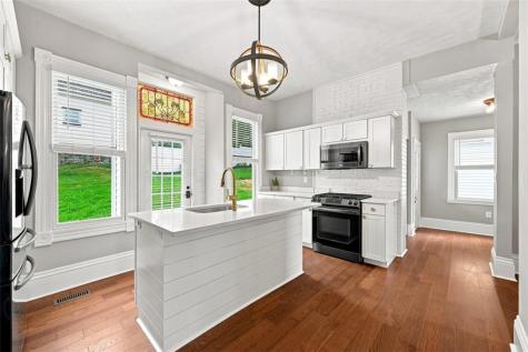 104 1st Street Oakdale PA 15071