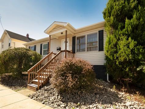 136 S Jackson Street S Evans City Boro PA 16033