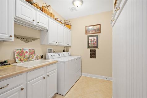 1005 Skyline Drive Cecil PA 15317