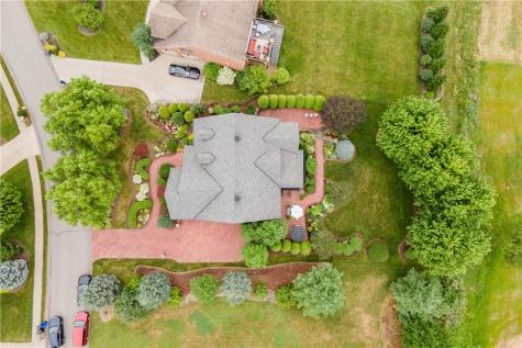 1005 Skyline Drive Cecil PA 15317