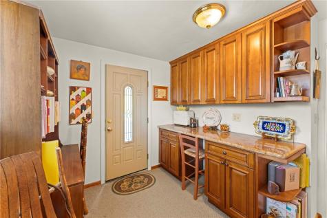 1050 Larchdale Drive Mt Lebanon PA 15243