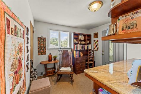 1050 Larchdale Drive Mt Lebanon PA 15243