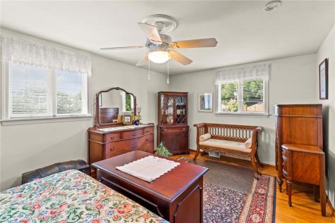 1050 Larchdale Drive Mt Lebanon PA 15243