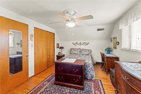 1050 Larchdale Drive Mt Lebanon PA 15243