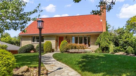 1050 Larchdale Drive Mt Lebanon PA 15243
