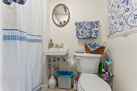 1050 Larchdale Drive Mt Lebanon PA 15243