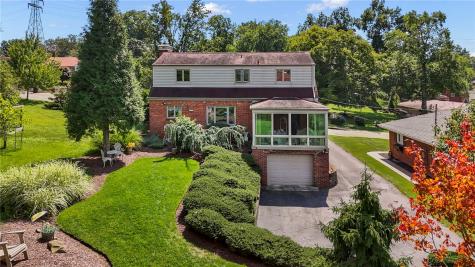 1050 Larchdale Drive Mt Lebanon PA 15243