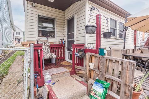 526 4th Avenue Ford City Boro PA 16226