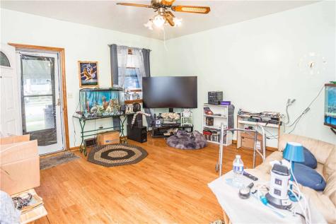 526 4th Avenue Ford City Boro PA 16226