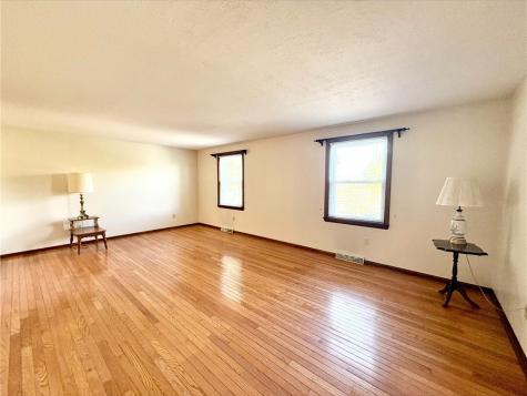 171 Oakdale Drive Zelienople Boro PA 16063