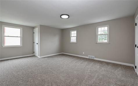 749 Pershing Street Ellwood City PA 16117
