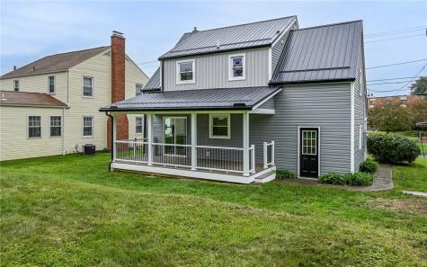749 Pershing Street Ellwood City PA 16117