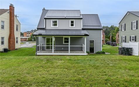 749 Pershing Street Ellwood City PA 16117