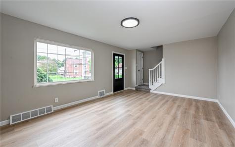 749 Pershing Street Ellwood City PA 16117