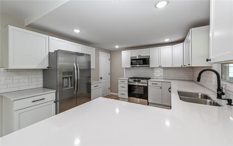 749 Pershing Street Ellwood City PA 16117