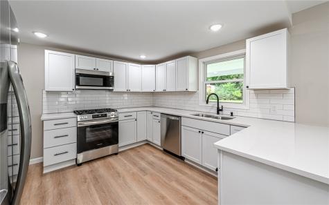 749 Pershing Street Ellwood City PA 16117