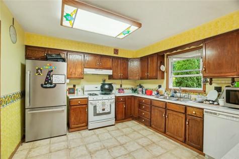 1364 Maple Avenue Lake City PA 16423