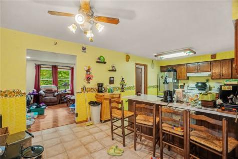 1364 Maple Avenue Lake City PA 16423