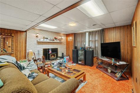 1364 Maple Avenue Lake City PA 16423