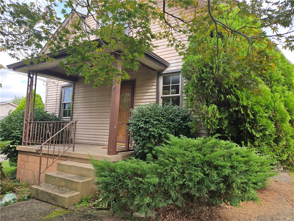 114 & 114-1/2 Wylie Avenue North Strabane PA 15363