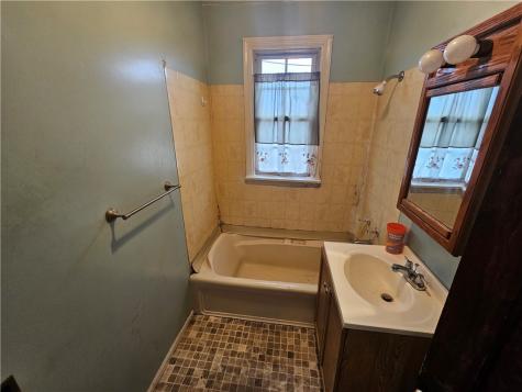 114 & 114-1/2 Wylie Avenue North Strabane PA 15363
