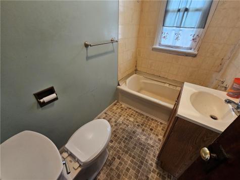114 & 114-1/2 Wylie Avenue North Strabane PA 15363
