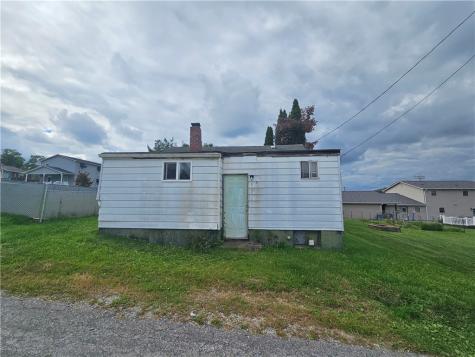114 & 114-1/2 Wylie Avenue North Strabane PA 15363