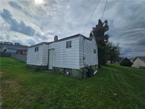 114 & 114-1/2 Wylie Avenue North Strabane PA 15363