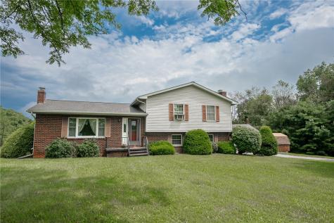 121 Pearl Drive Plumcreek Township PA 15774