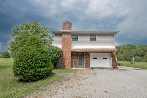 121 Pearl Drive Plumcreek Township PA 15774