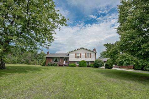 121 Pearl Drive Plumcreek Township PA 15774