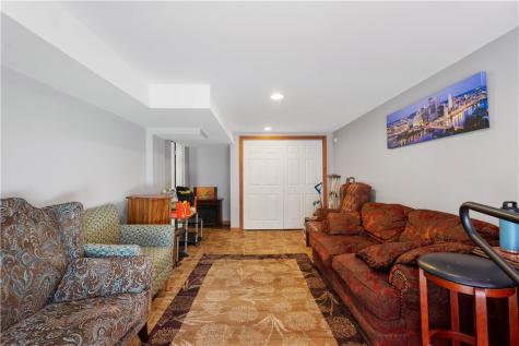628 Orchard Hill Drive O'hara PA 15238