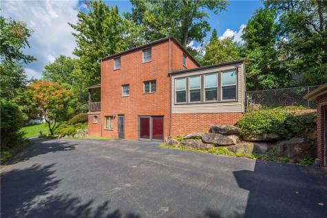 628 Orchard Hill Drive O'hara PA 15238