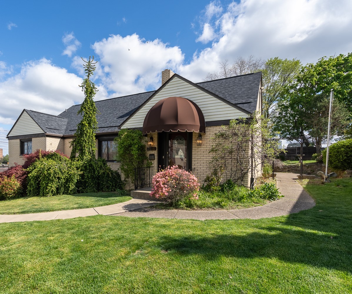 142 Green Pleasant Hills PA 15236