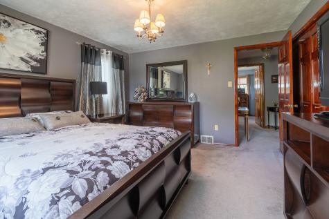 142 Green Pleasant Hills PA 15236