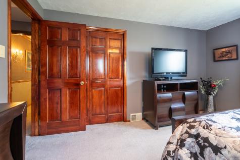 142 Green Pleasant Hills PA 15236