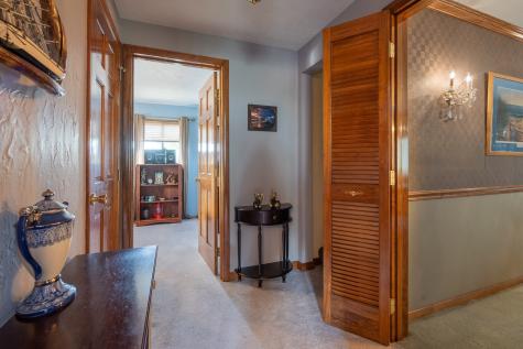 142 Green Pleasant Hills PA 15236