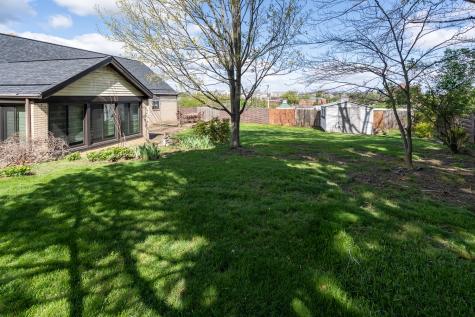 142 Green Pleasant Hills PA 15236