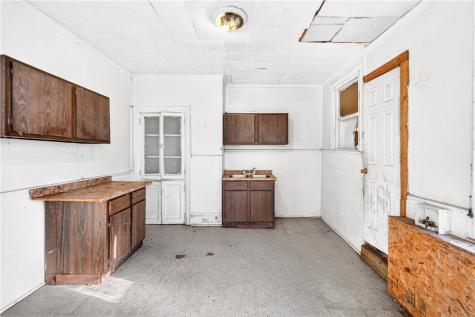 854 Suismon Street East Allegheny PA 15212