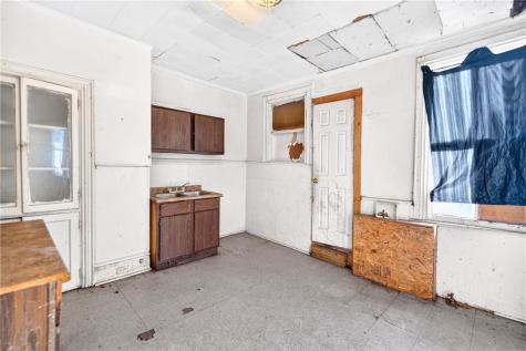 854 Suismon Street East Allegheny PA 15212